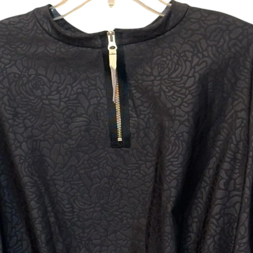 Lululemon Departure Pedal Camo Embossed Long Sleeve Sweater Black Top‎ Size 8